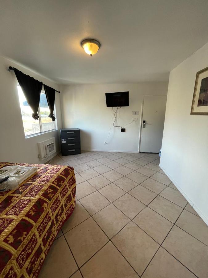 Crown Inn & Suites Spring Valley  Dış mekan fotoğraf