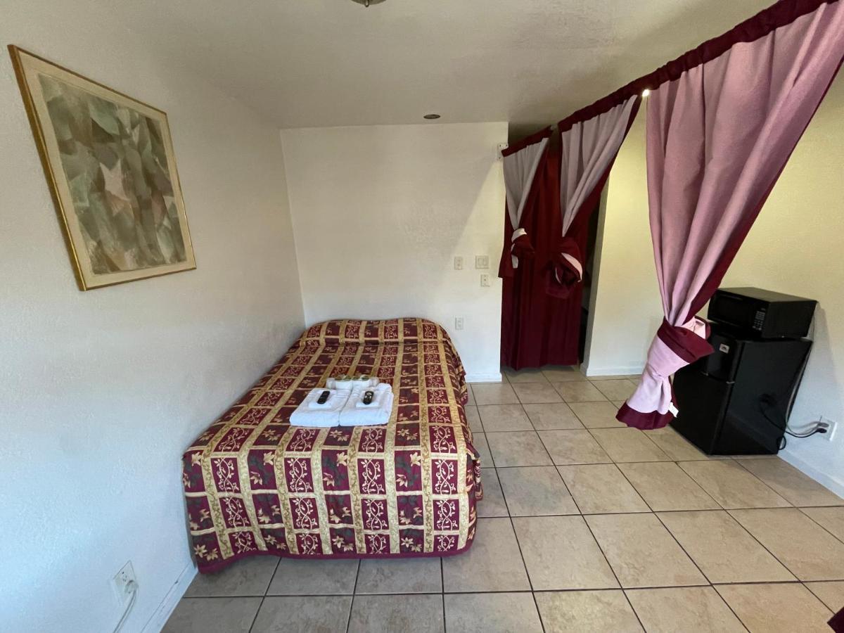 Crown Inn & Suites Spring Valley  Dış mekan fotoğraf