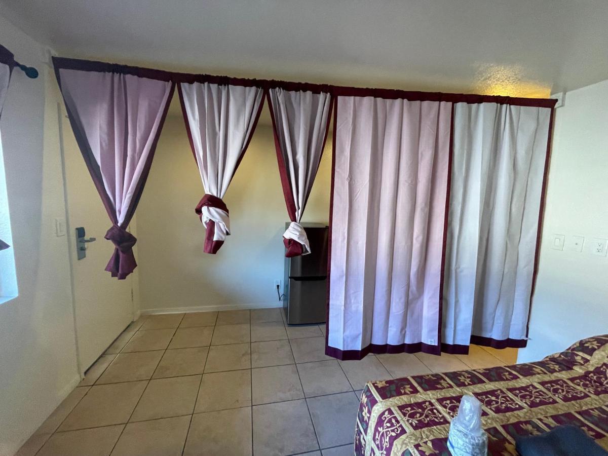 Crown Inn & Suites Spring Valley  Dış mekan fotoğraf