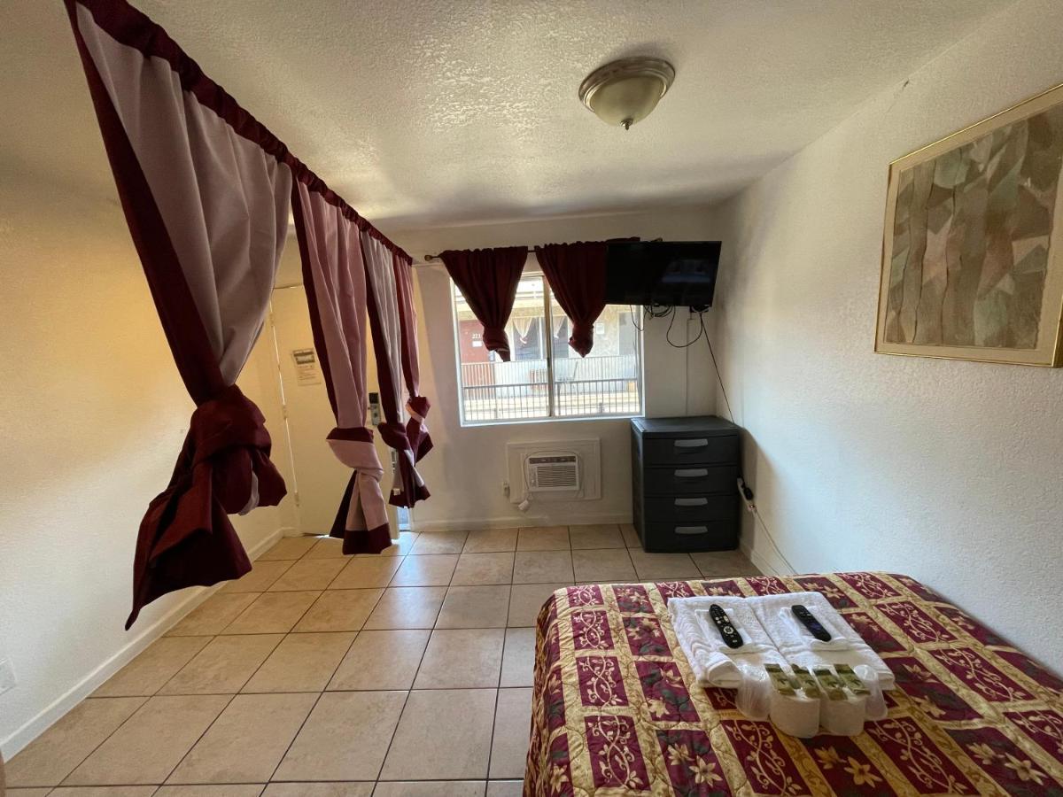 Crown Inn & Suites Spring Valley  Dış mekan fotoğraf