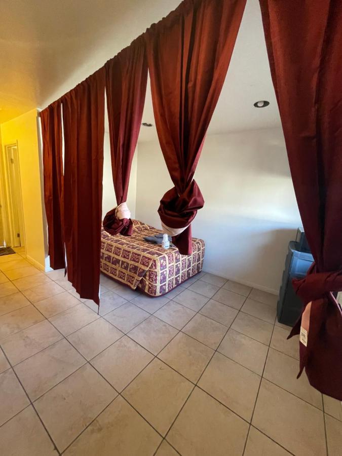Crown Inn & Suites Spring Valley  Dış mekan fotoğraf