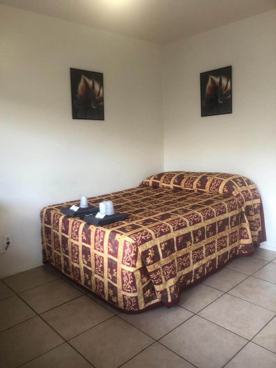 Crown Inn & Suites Spring Valley  Dış mekan fotoğraf